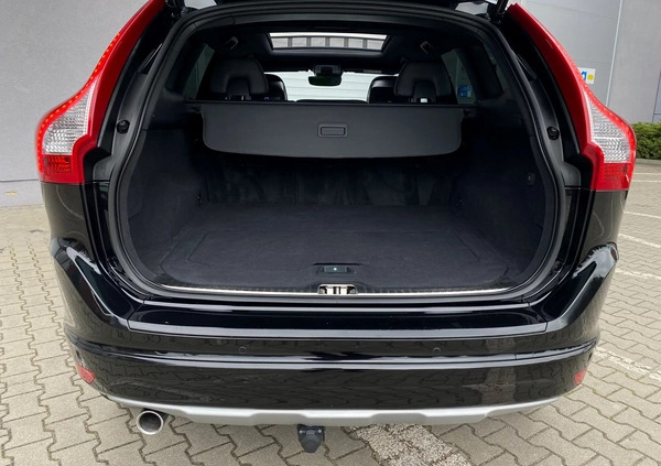 Volvo XC 60 cena 84700 przebieg: 122000, rok produkcji 2018 z Gniezno małe 781